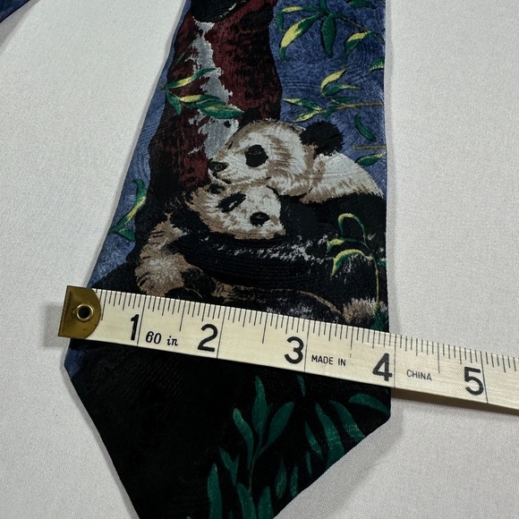 Men’s Endangered Species Necktie Panda Bear 💯 Silk - Picture 2 of 4